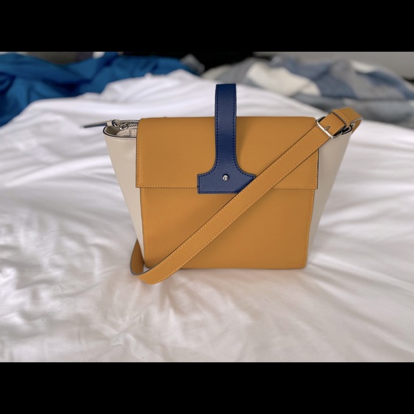 1. Leather Danielle Nicole Milena Satchel - Picture 4 of 13